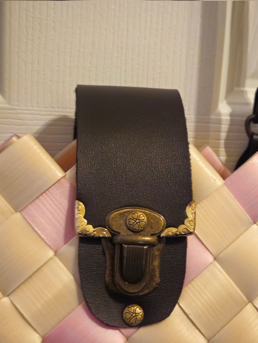 Unbranded Woven Pink & Champagne Tote Bag with Dark Brown Faux Leather Handles - Picture 6 of 11